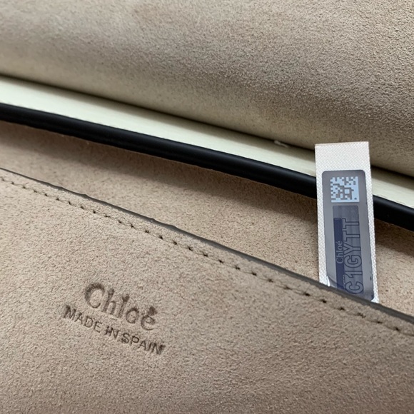 Chloe Faye Crossbody Bag - Picture 8 of 9